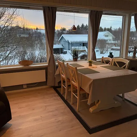 House Under The Aurora Cozy Private With Fireplace דירה *
