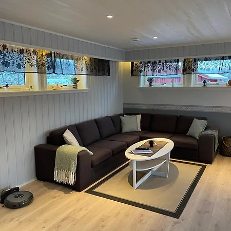 דירה House Under The Aurora Cozy Private With Fireplace