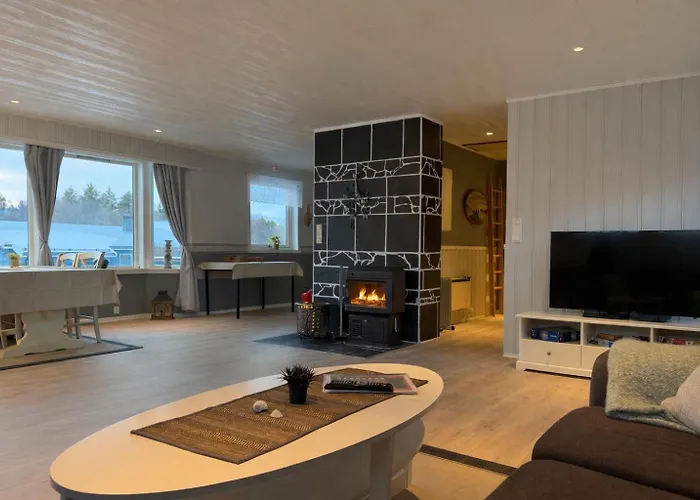 House Under The Aurora Cozy Private With Fireplace Laukvik